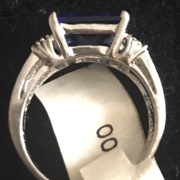 ⬇️price dropped Silver ring with blue stone - Picture 2 of 4